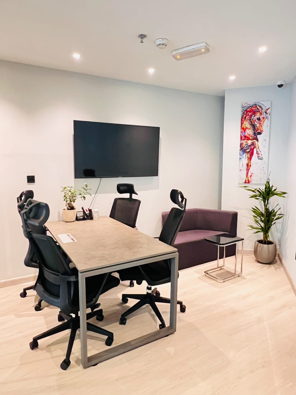 Empire One workspace - Image 9